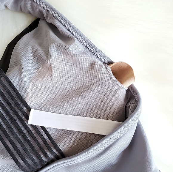 VICTORIA'S SECRET SPORTS BRA SIZE M - Picture 3 of 8